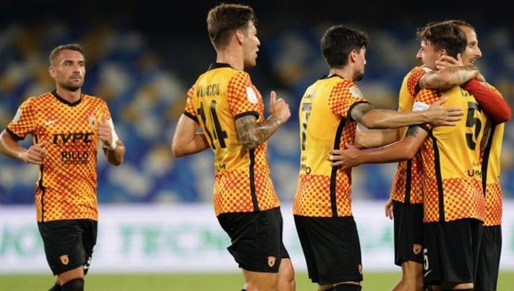 Il Napoli delle seconde linee non c'è: il Benevento vince 5-1 al Maradona