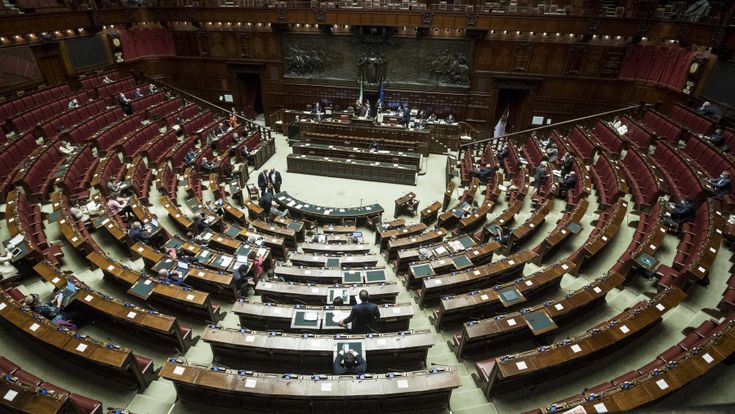 "Votiamo a distanza". La proposta di 95 deputati contro il Covid in Parlamento