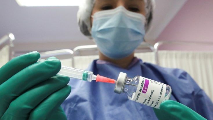 Vaccino, i dubbi dopo il caso Astra-Zeneca. Rispondono gli esperti