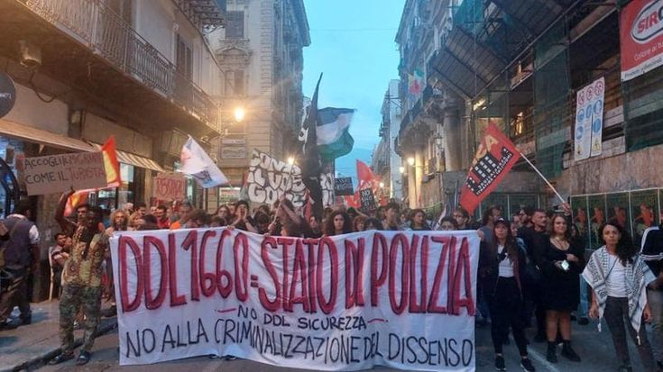 Studenti e attivisti in piazza a Palermo contro il ddl sicurezza: “No alla criminalizzazione del dissenso”