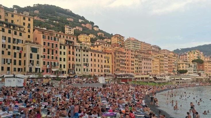“Camogli, meno di 5 mila residenti, compensi ridotti a giunta”. Il sindaco: “Restituiremo arretrati”