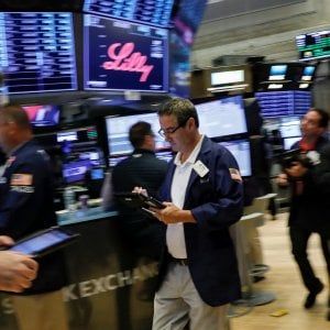 Borse, l'ottimismo prevale sulle tensioni commerciali. Milano +0,5%