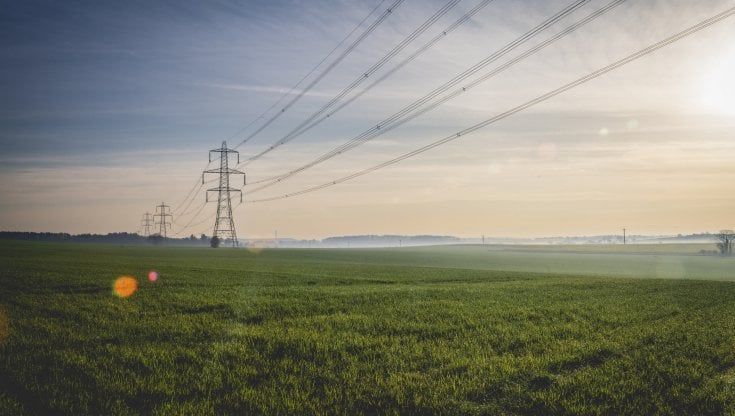 Energia, Terna: a marzo consumi elettrici in calo del 5%