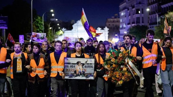 Spagna, l’addio degli Indignados: “Hasta siempre Maricarmen”