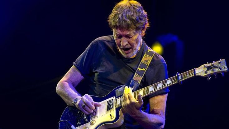 Chris Rea, morto il cantante e musicista di “Josephine” e “Driving home for Christmas”