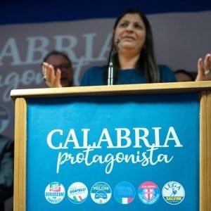 Elezioni Calabria, Santelli: “Nessun tutoraggio leghista ma sì alla collaborazione con il Nord. La battuta di Berlusconi? Lui può”