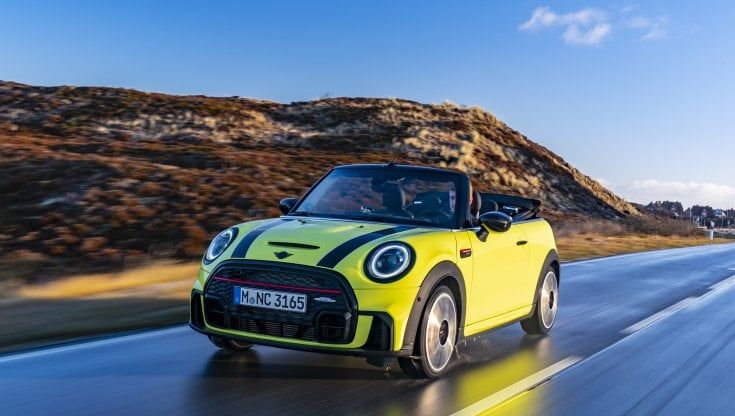 Mini cabrio, si cambia per l'estate