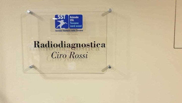 Intitolato a Ciro Rossi, il tecnico morto di Covid, il reparto di radiologia a Pontedera