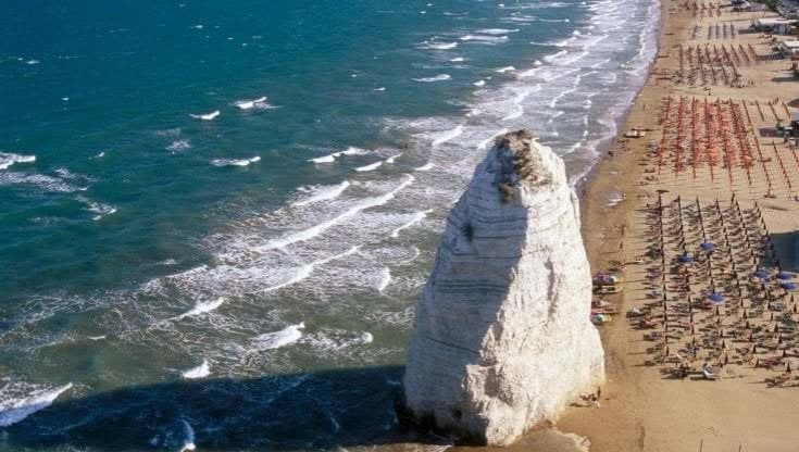 Puglia, tre Vele blu per il 2023: il mare più bello a Nardò, Vieste e Porto Cesareo. La regione terza in Italia
