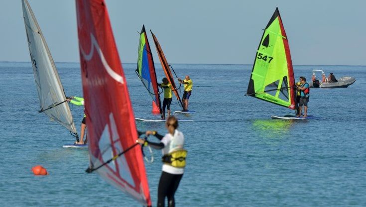 Russi e olandesi per il Windsurf world festival: Mondello diventa poliglotta