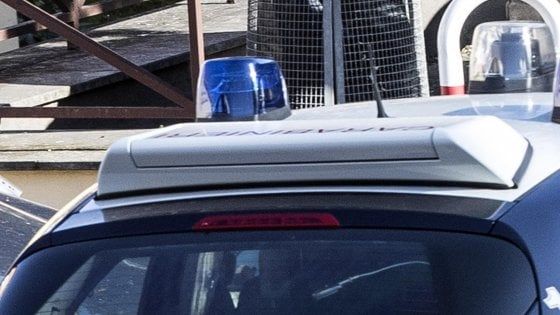 Conversano, blitz dei carabinieri: 10 arresti, la compagna del boss a capo del clan