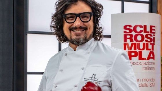 Lo Chef Alessandro Borghese e una mela. La sfida alla sclerosi multipla