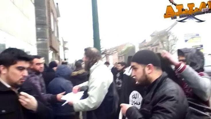 Belgio: il volantinaggio degli estremisti davanti a una moschea