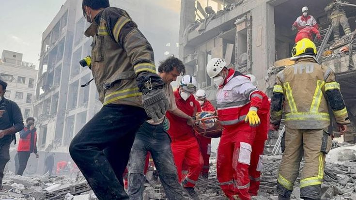 Guerra in Iran, nel segno della pazzia