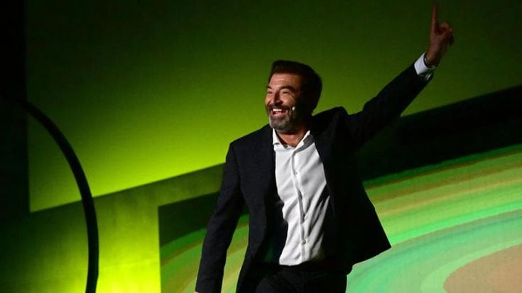 Max Giusti al Verdi: “Rido con il pubblico e sto bene”