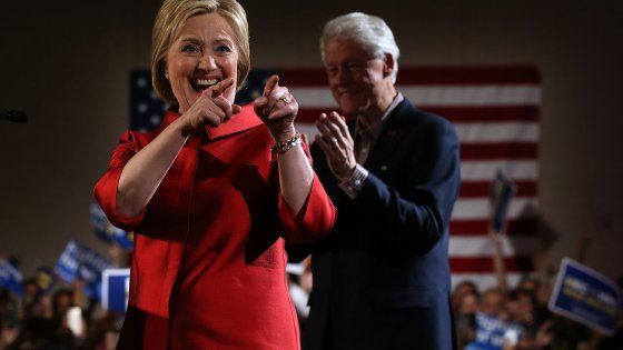 Lo scenario sognato da Hillary: sfida finale con Trump, estremista repubblicano