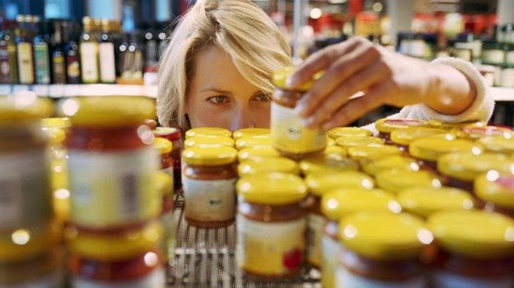 Sobrio, salutare e sostenibile: il carrello della spesa degli italiani è all’insegna della cautela