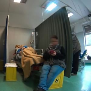 San Giovanni Bosco, l'ingorgo delle barelle. Solo due medici per 70 malati