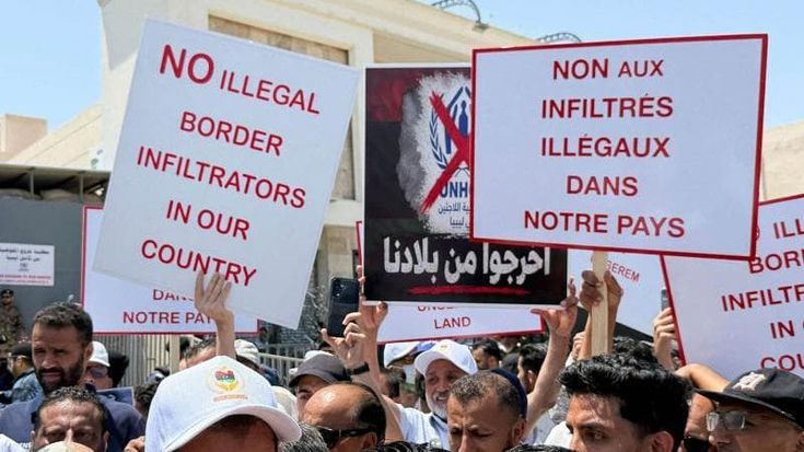 Libia, i cittadini protestano contro i migranti e se la prendono anche con il governo italiano
