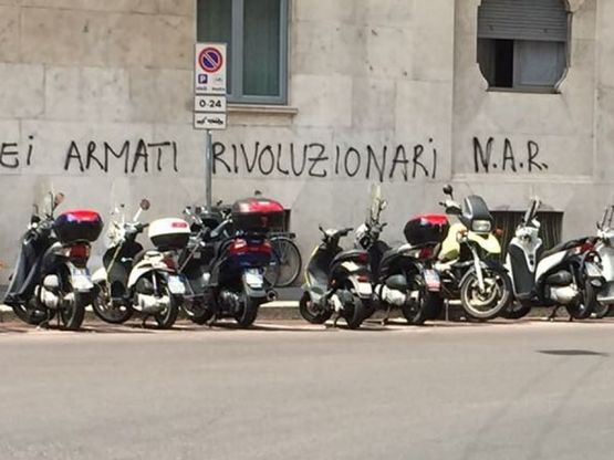Strage di Bologna, la scritta 'Nar' sui muri di Milano alla vigilia del ricordo