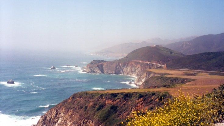 Stati Uniti: gli incendi minacciano il Big Sur, la spettacolare striscia di California affacciata sull'oceano