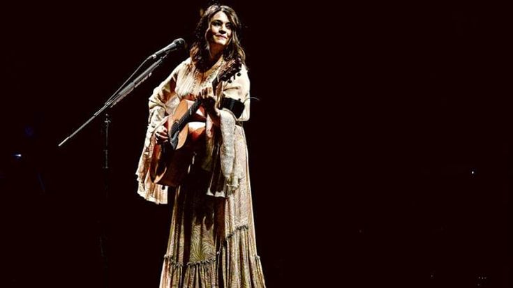 Carmen Consoli e le dannate ingenue in un live tra musica e parole