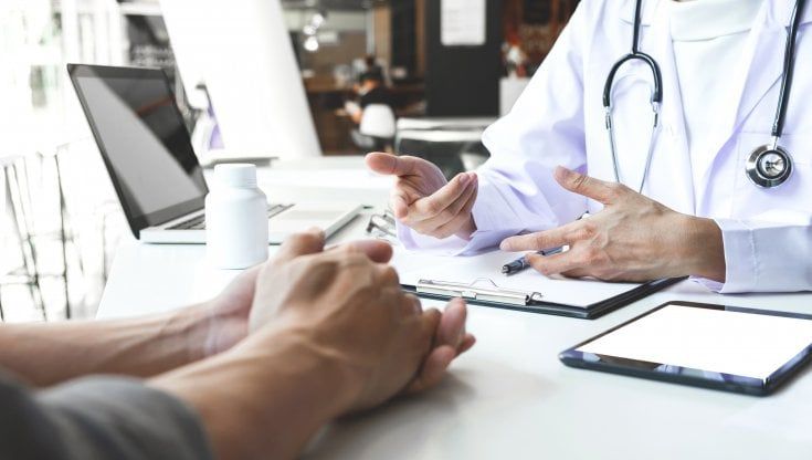 Parma, crescono i contagi Covid: medici di famiglia sotto stress. "Situazione ingestibile"