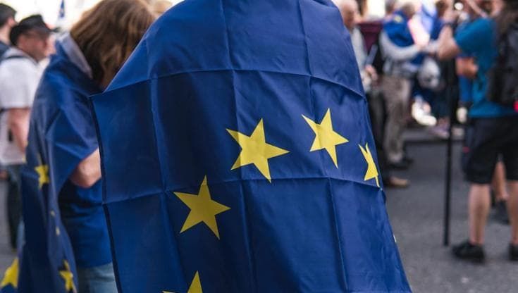 L’Ue stringe su ChatGpt, Reddit e Roblox. Cosa cambia davvero con il DSA