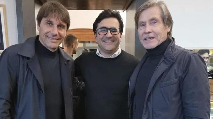 Conte alla scoperta di Napoli: assaggiata la “genovese”. Ma rinuncia al vino: fioretto-scudetto