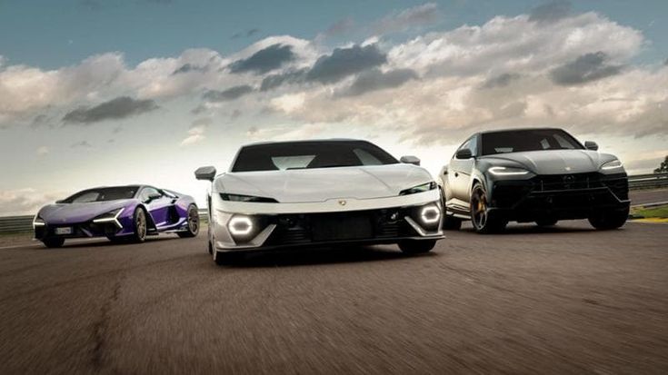 Lamborghini, pioggia di premi in tutto il mondo per la nuova gamma ibrida
