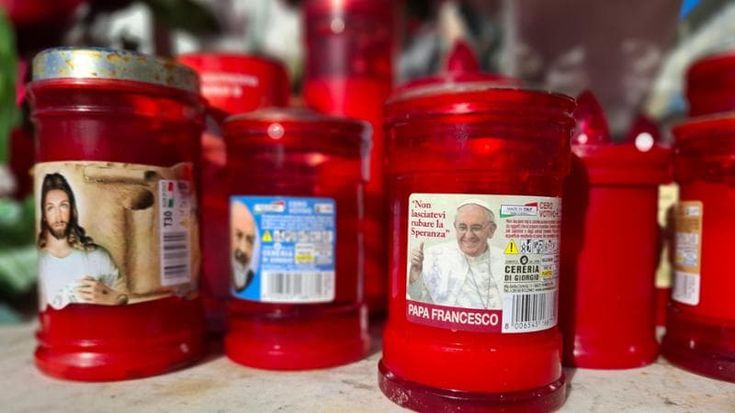 Il Papa ricoverato salta l’Angelus: “Serve riposo assoluto”