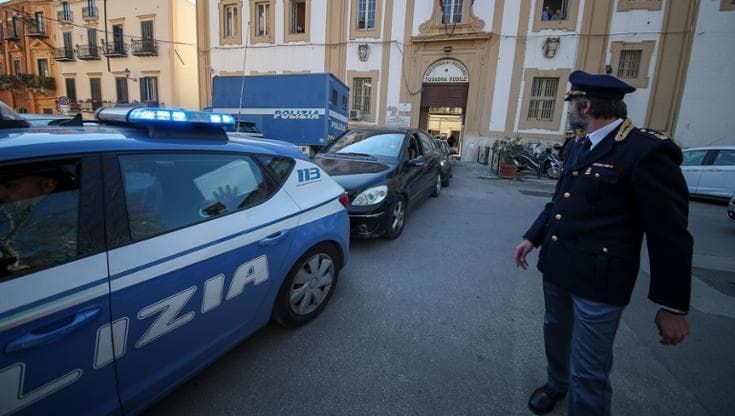 Commando assaltò un furgone portavalori rubando 110 mila euro a Palermo, arrestati 2 dei 5 membri