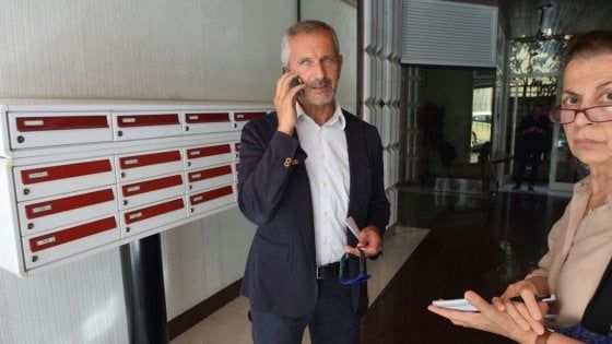 Bari, Gianrico Carofiglio lascia il teatro Petruzzelli: "Ora tocca alla politica". E arriva un manager