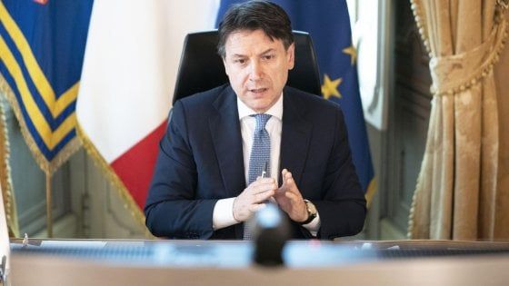 Coronavirus, Conte: "Inizia la Fase Due, se ami l'Italia mantieni le distanze". "Serve una stagione interna di riforme" 