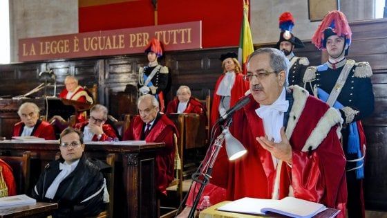 Anno giudiziario, il pg Riello: “La politica non candidi più ladri e corrotti”