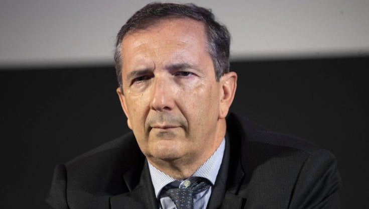 Tim tiene in Borsa nel giorno del cda sull'offerta Kkr. Colao: "Al governo sta a cuore la sicurezza di reti e dati"