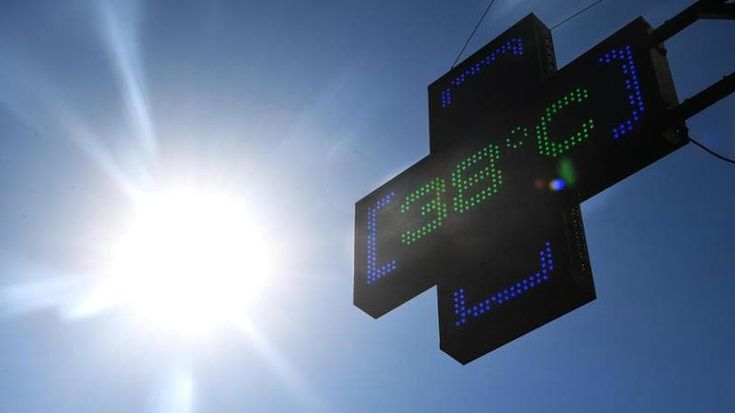 Caldo record in Toscana, codice arancione a Firenze