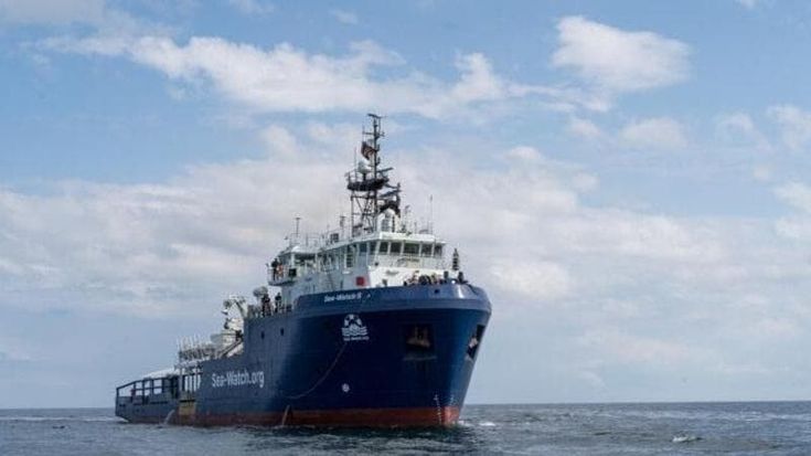 Migranti, ministeri condannati a risarcire Sea Watch con quasi 100mila euro dopo il caso Rackete