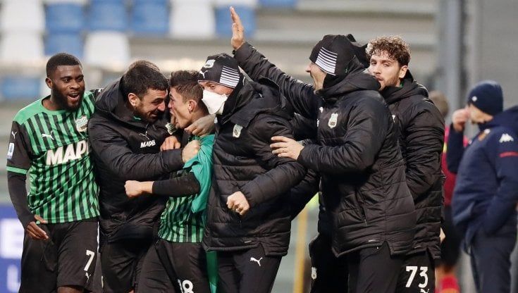 Sassuolo-Genoa 2-1: Raspadori rilancia i neroverdi, primo ko per Ballardini