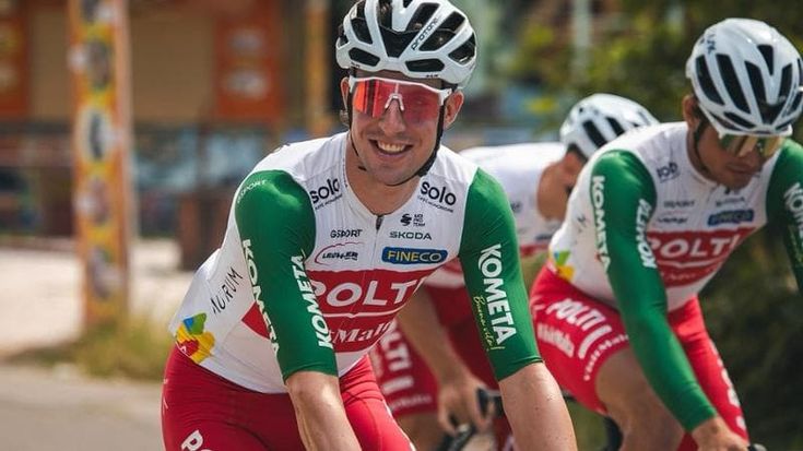 Giro d’Italia, i fratelli Bais divisi da una fuga. E Pedersen vince anche a Matera