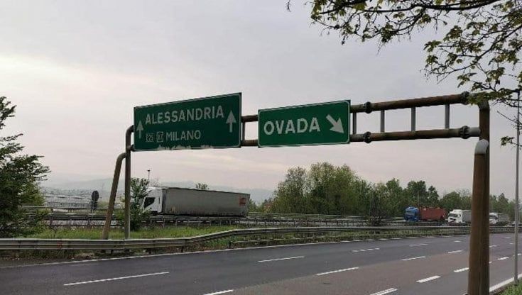 Genova, la preside scrive a Autostrade: "Cantieri infiniti e tempi di percorrenza sbagliati, molti insegnanti arrivano in   ritardo a scuola"