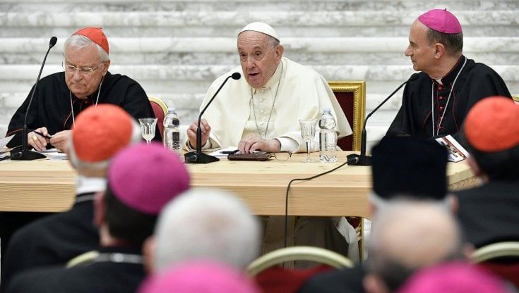 Vaticano, il Papa e la guida Cei: “Vorrei un cardinale ma voi sentitevi liberi”