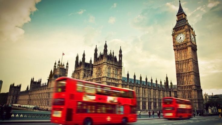 Spie a Londra, l’enigma vero sta nei soldi