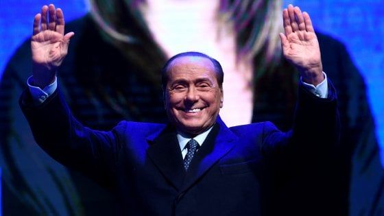 Fi, bilancio 2019: disavanzo 2,5 mln e passivo di oltre 100 mln. Berlusconi copre per quasi 100 mln