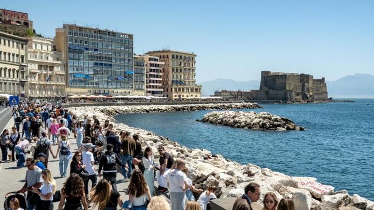 “La capitale dell’anima”: dentro Napoli dorme il canto di Partenope