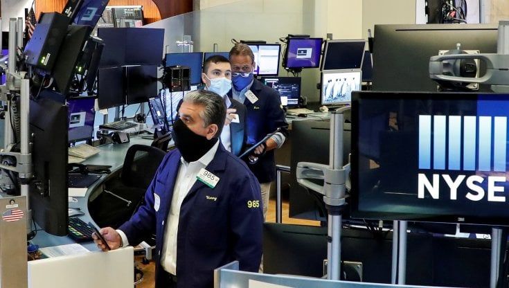 Le Borse Ue chiudono deboli. Il voto al Senato non accende lo spread. Yellen: "Da Covid devastazione, ora ricostruire economia"