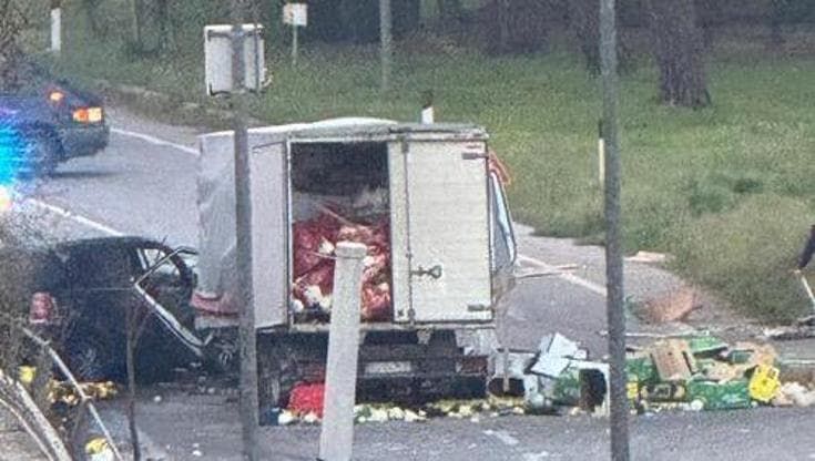 Camion contro auto: un morto e due feriti a Naro. Altro morto a Salemi