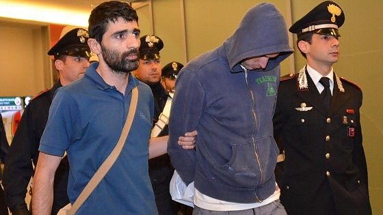 Strage a Santhi&agrave;, il nipote delle tre vittime confessa: "Ho perso la testa". Sms a un amico durante la fuga: "Ho paura"