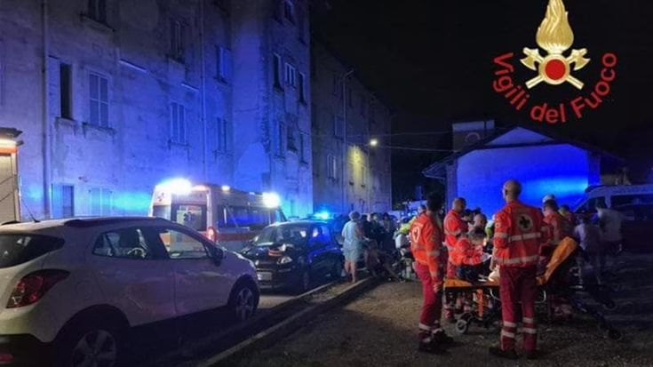Muore nell’incendio della sua casa, arrestato per omicidio un vicino: la vittima lo aveva denunciato