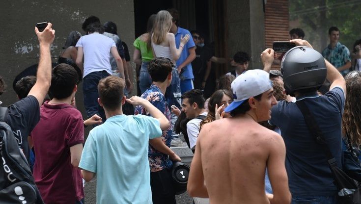 Come vestirsi per andare a scuola? Il limite è meglio di un vincolo